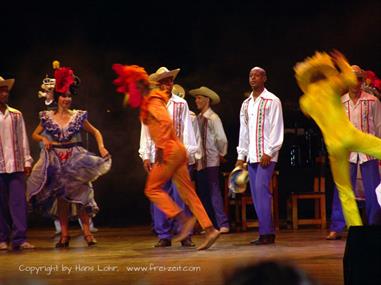 2004 Cuba, Santiago de Cuba, Tropicana, DSC01106 B_B720